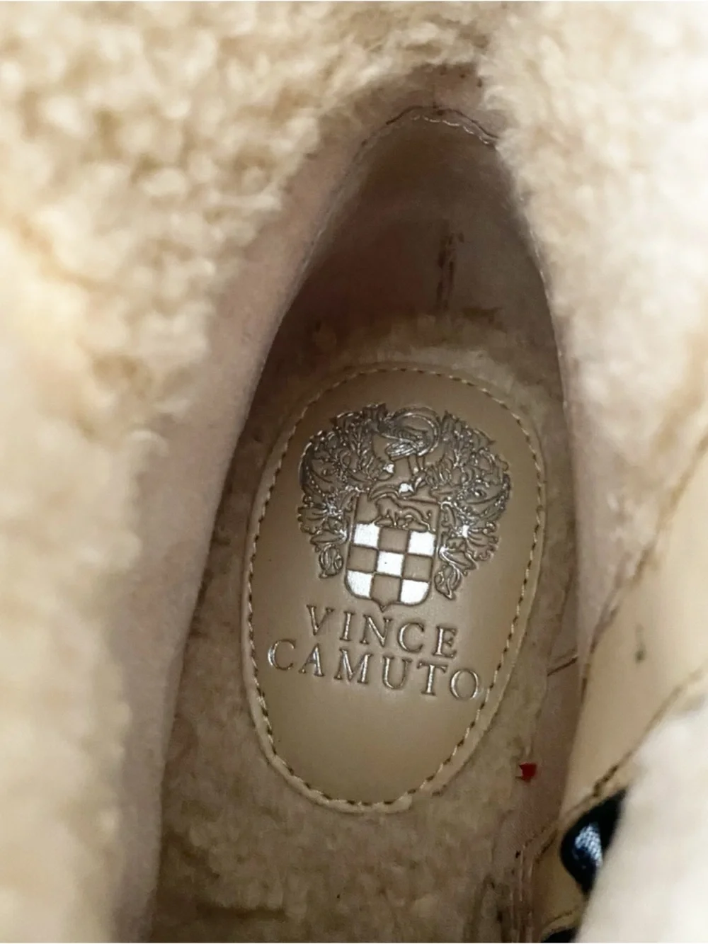 Vince Camuto Platform Leather Ankle Bootie Retro 70s Modern Chunky Heel